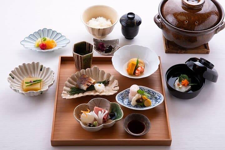 Asakusa Walking Tour: Private Geisha & Kaiseki Lunch (2-3 Guests) — photo 3