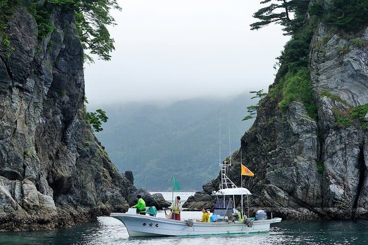 Kamaishi Bay Fishing Boat Cruise with Guided Local Fisherman — photo 6