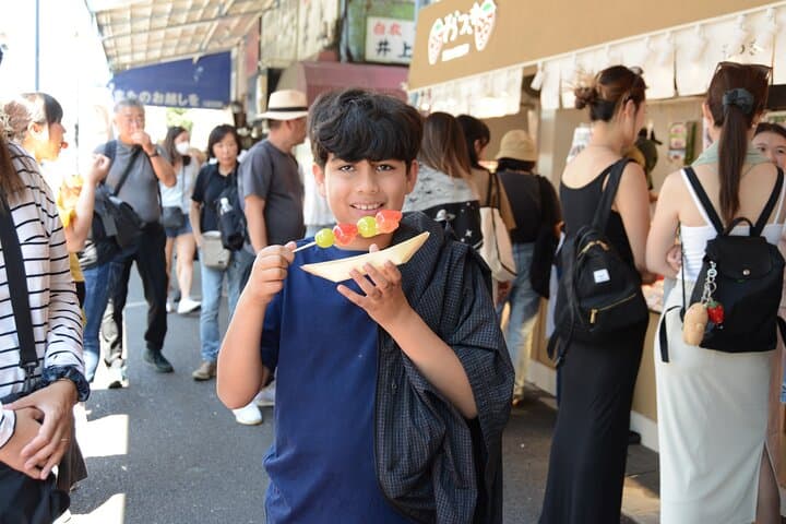 Taste of Tradition Osaka Kuromon Market Half-Day Guided Food Tour — photo 4