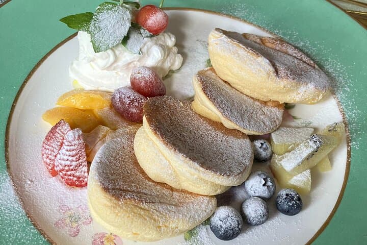 JAPANESE Fluffy Souffle Pancakes & Nature Walk in Todoroki, Tokyo — photo 1