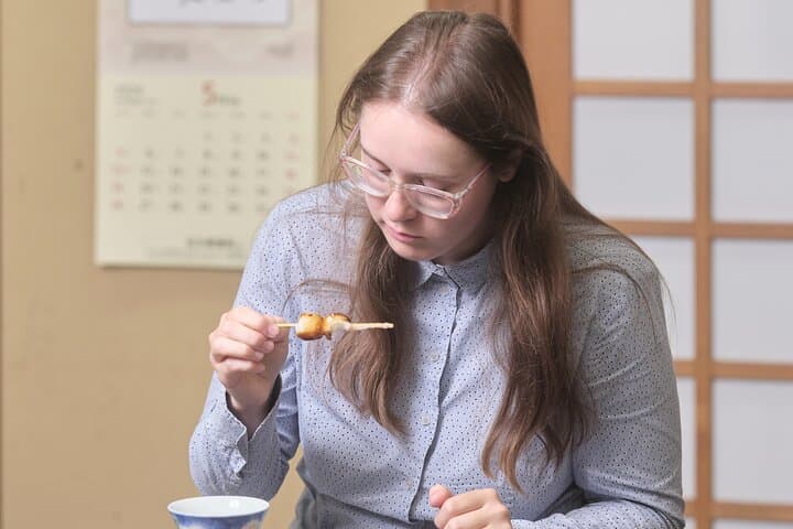 Tokyo Calligraphy Experience Japanese Treats with Green Tea — photo 2