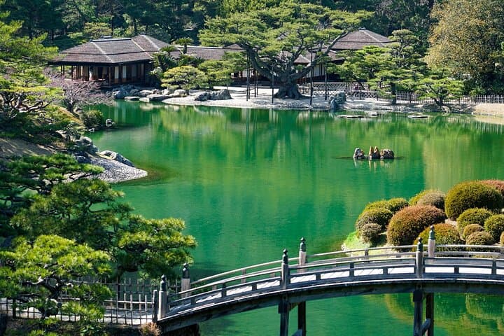 Essence of Takamatsu: Udon, Gardens, and Local Charm — photo 5