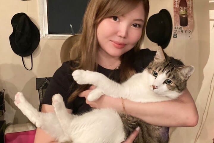 Cat Cafe & Bar Private Tour in Yanaka — photo 2