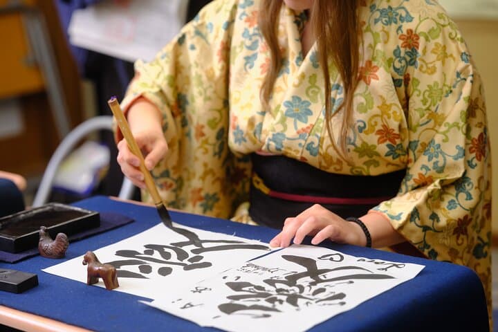 Tokyo Shinagawa Experience Calligraphy Wearing a Kimono or Samue — photo 2
