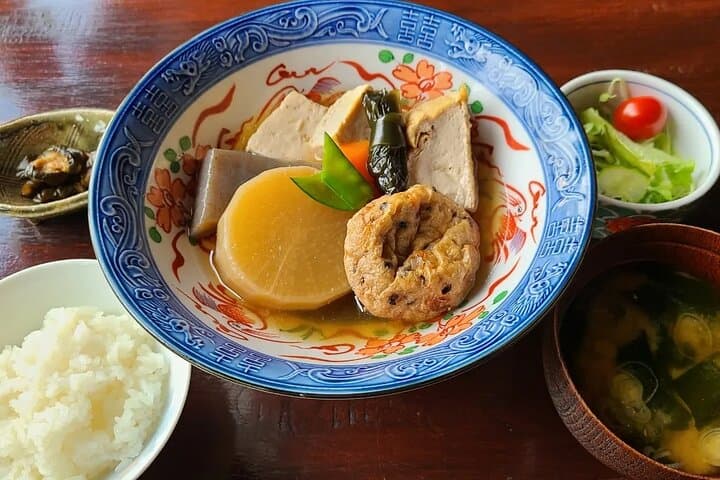 Takayama and Shirakawa Day Tour with Hida Beef Lunch from Nagoya — photo 8