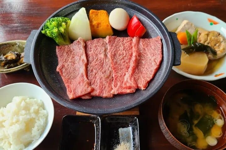 Takayama and Shirakawa Day Tour with Hida Beef Lunch from Nagoya — photo 9