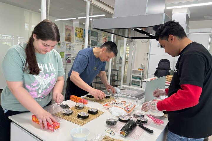 Special sushi rolls only available in Japan Making Experience — photo 3
