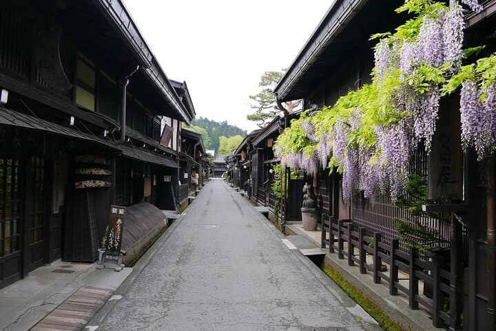 Shirakawago & Hida Takayama One Day Bus Tour from Nagoya — photo 3