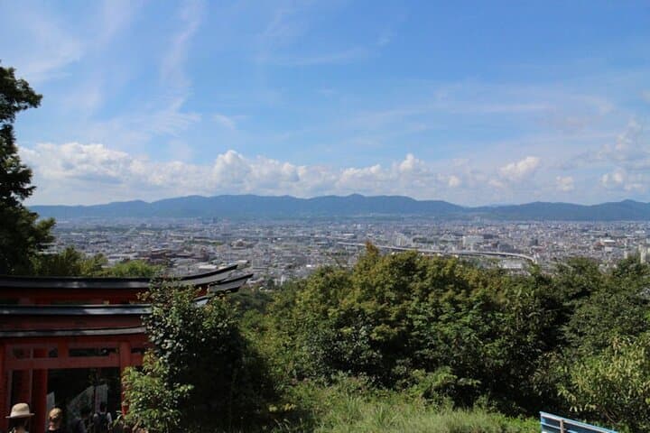 Fushimi Inari Deep Shinto Shrine Tour while Hiking with Expert — photo 3