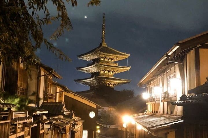 Kyoto 5-Star Geisha Night Walk: Small-Group Authentic Experience — photo 7