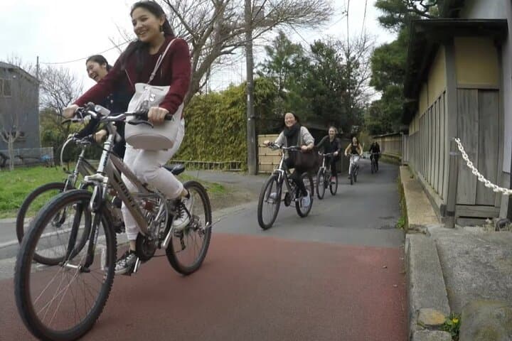 Kamakura Heritage Bike or Walk Tour with ex-Rickshaw guide — photo 9