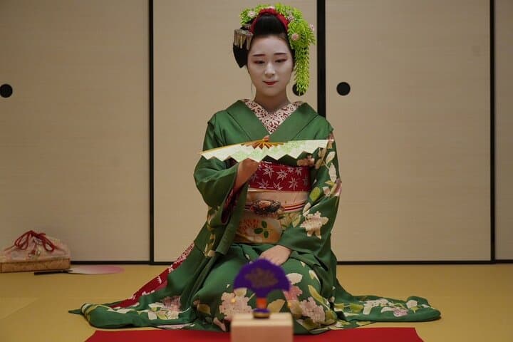 The Art of Geisha: Exclusive Show & Gion Walking Tour — photo 5