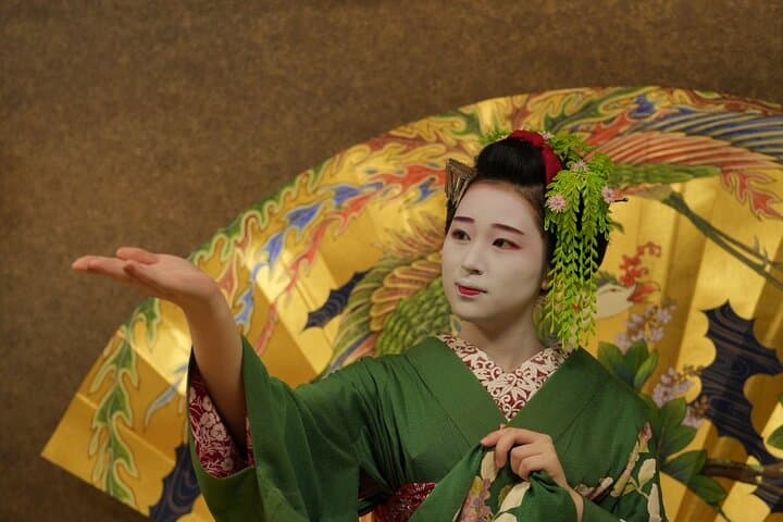 The Art of Geisha: Exclusive Show & Gion Walking Tour — photo 7