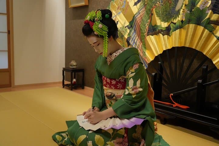 The Art of Geisha: Exclusive Show & Gion Walking Tour — photo 12