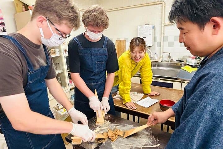 Hiroshima:Private lacquer workshop experience tour(gift included) — photo 13