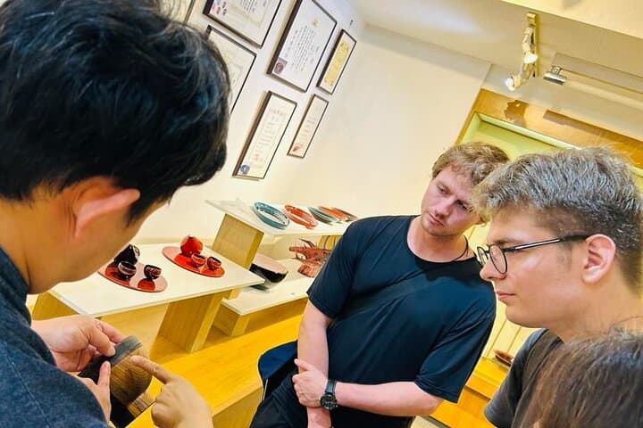 Hiroshima:Private lacquer workshop experience tour(gift included) — photo 18