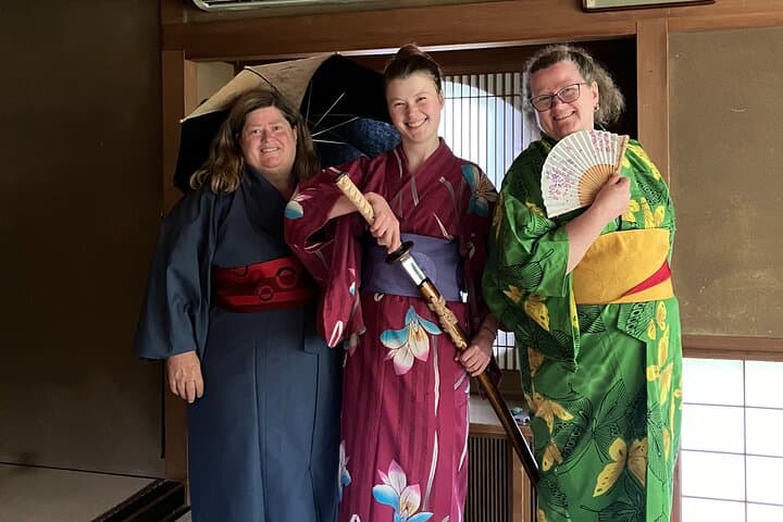 Kimono Dressing & Tea Ceremony Experience at a Beautiful Garden — photo 11