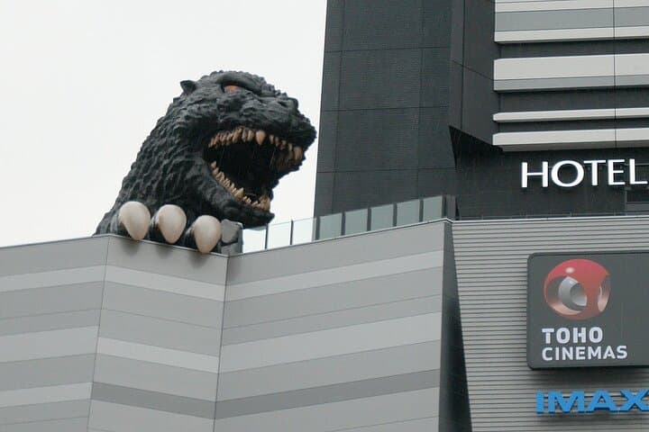Shinjuku Kabukichou local areas Exploring Tour in Bar or Hot Bath — photo 2
