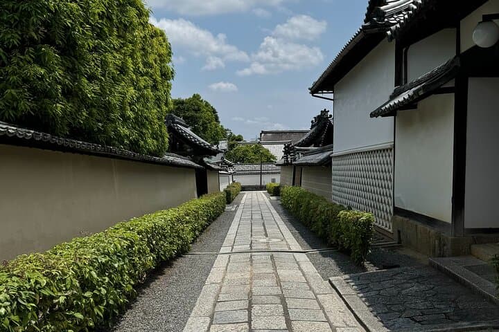 Zen Temple Yoga and Meditation in Kyoto — photo 11