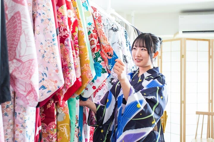 Tokyo, Shibuya: Meiji Shrine Tour in KIMONO / English-friendly — photo 6