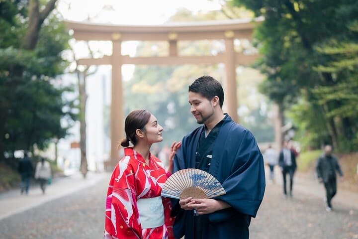 Tokyo, Shibuya: Meiji Shrine Tour in KIMONO / English-friendly — photo 1