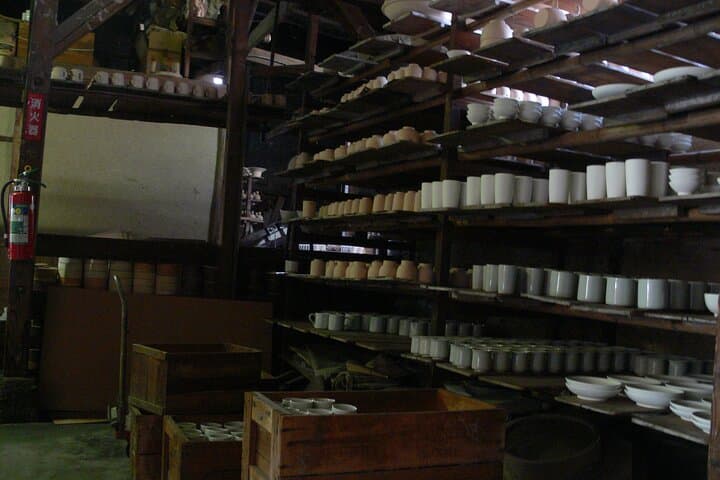 Kanazawa Art: Traditional Pottery Workplace Insights — photo 7