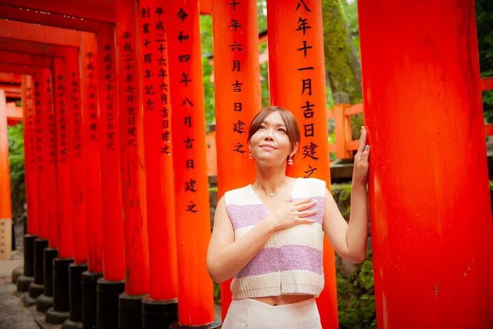 Guided Photoshoot of Fushimi Inari Shrine and Secret Bamboo Grove — photo 9