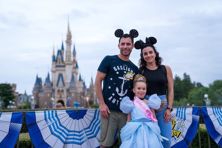Full Day Private Guided Photographer and Driver in Tokyo Disney — photo 2