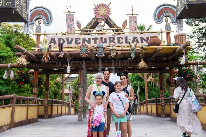 Full Day Private Guided Photographer and Driver in Tokyo Disney — photo 8