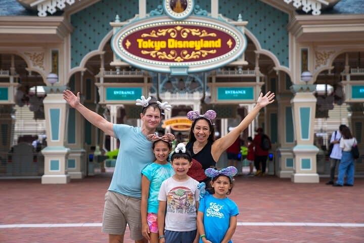 Full Day Private Guided Photographer and Driver in Tokyo Disney — photo 15