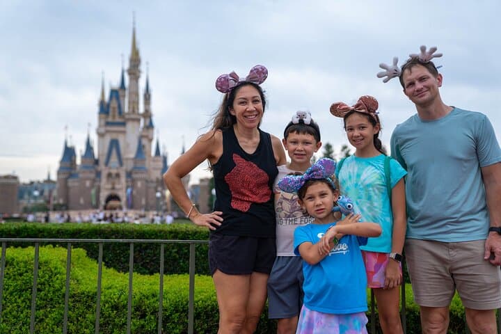 Full Day Private Guided Photographer and Driver in Tokyo Disney — photo 16