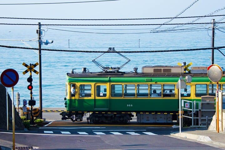 Kamakura Full Day Tour: Kotoku-in & Enoshima & Hachimangu Shrine — photo 3