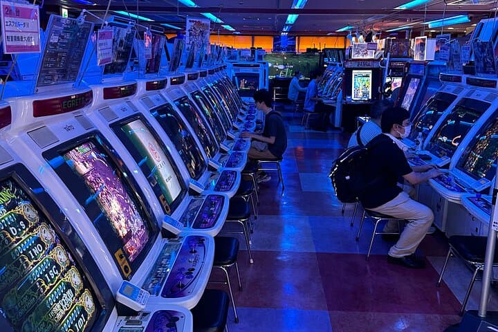 Private Akihabara Retro Tokyo Anime Game Maid Cafe Tour w/ pickup — photo 3
