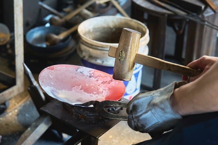 One-of-a-kind frying pan crafting tour — photo 3