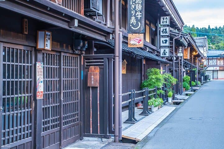 Hida Takayama Shirakawa-go Gassho Village Day Trip in Nagoya — photo 4