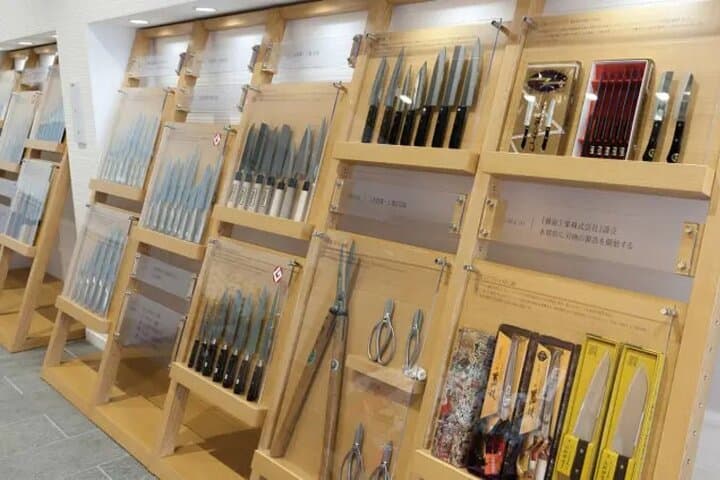 Private Tsubame Sanjo Fruit Knife Making Tour with Licensed Guide — photo 15
