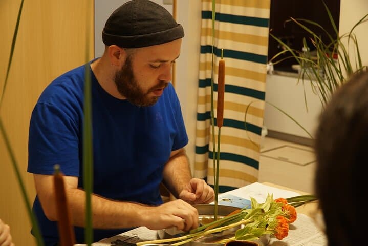 Osaka: Learning Ikebana with Japanese Masters — photo 6