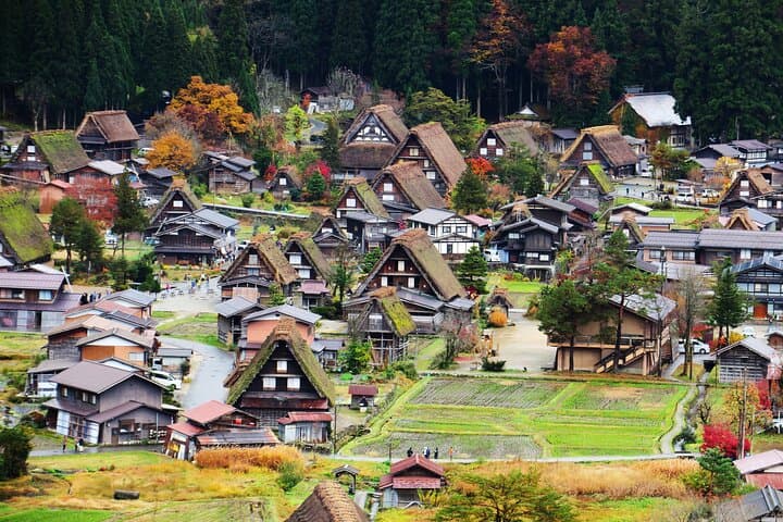 Kanazawa and Shirakawa-go Full-Day Bus Tour — photo 2