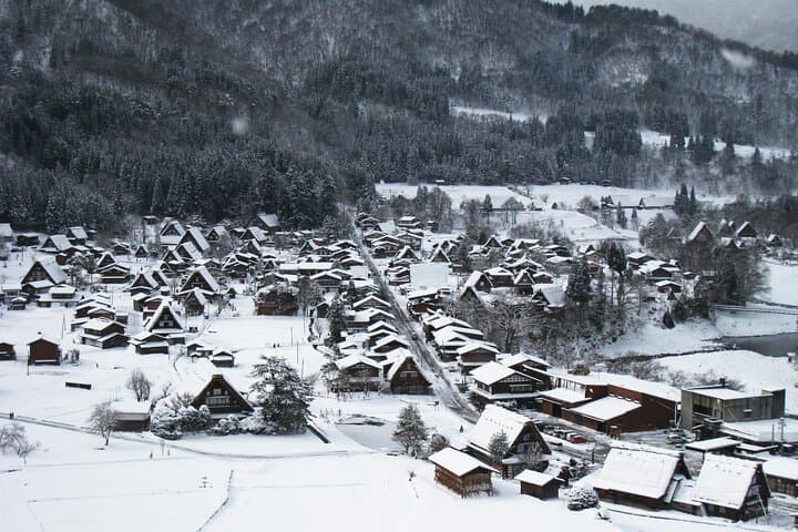 Kanazawa and Shirakawa-go Full-Day Bus Tour — photo 7