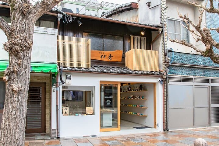 Zen Garden Making and Matcha Tasting in Handmade Pottery Shop — photo 5