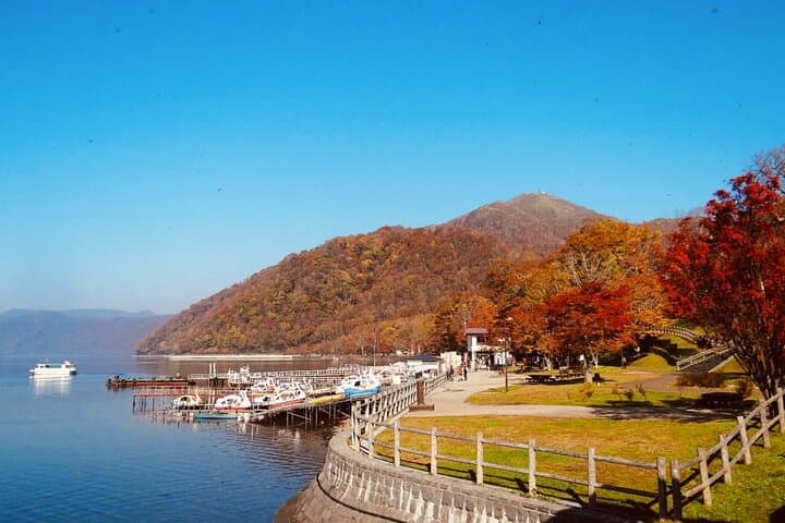 From Sapporo Private Tour : Lake Toya, Bear Ranch & Noboribetsu — photo 8