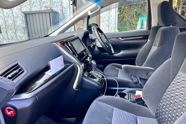 Sapporo ⇔ New Chitose Airport Private Transfer | Licensed Driver — photo 7