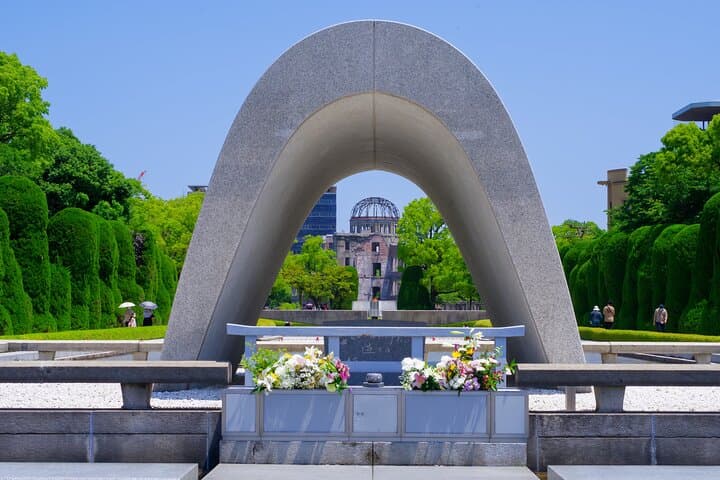 Hiroshima Luxurious Private Tour with English Guide — photo 2