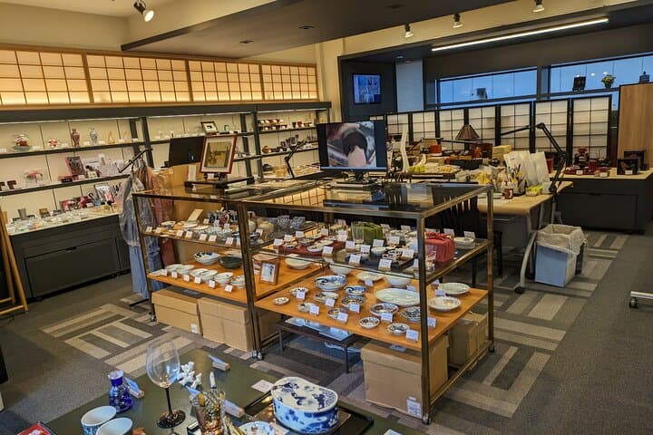 Kintsugi, Makie or Gold Leaf Pasting Workshop in Nihonbashi Tokyo — photo 7