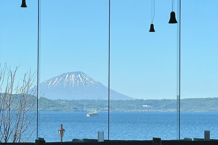 From Sapporo Private Tour : Lake Toya, Bear Ranch & Noboribetsu — photo 7