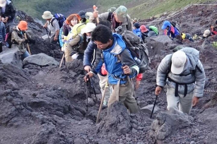 2-Day Mt. Fuji Summit Climb & 8th Station Stay with English Guide — photo 12
