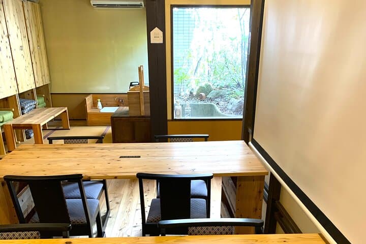 Unlimited Sake and Hand-Rolled Sushi Workshop — photo 10