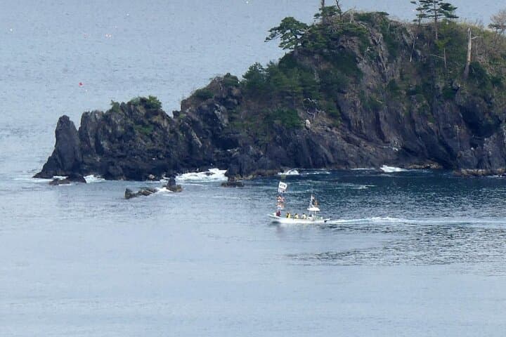 Kamaishi Bay Fishing Boat Cruise with Guided Local Fisherman — photo 9