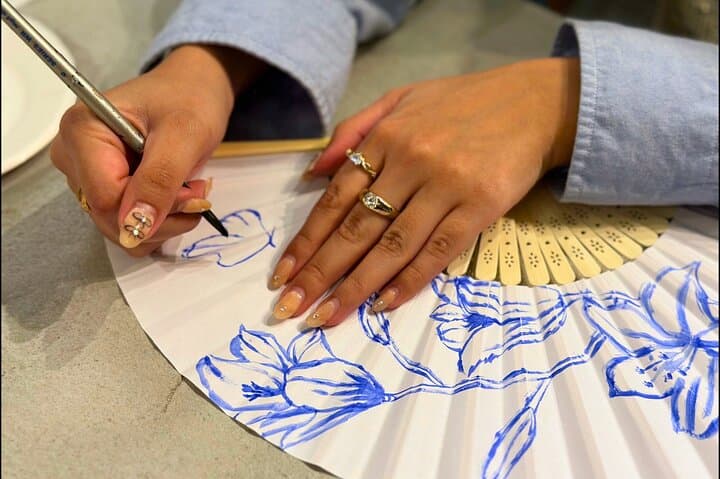 Japanese Fan Painting Workshop ~ in a Tokyo Flower Shop — photo 11