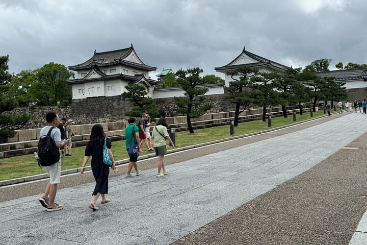 Guided Tour of Osaka Castle and Osaka Historical Museum — photo 19
